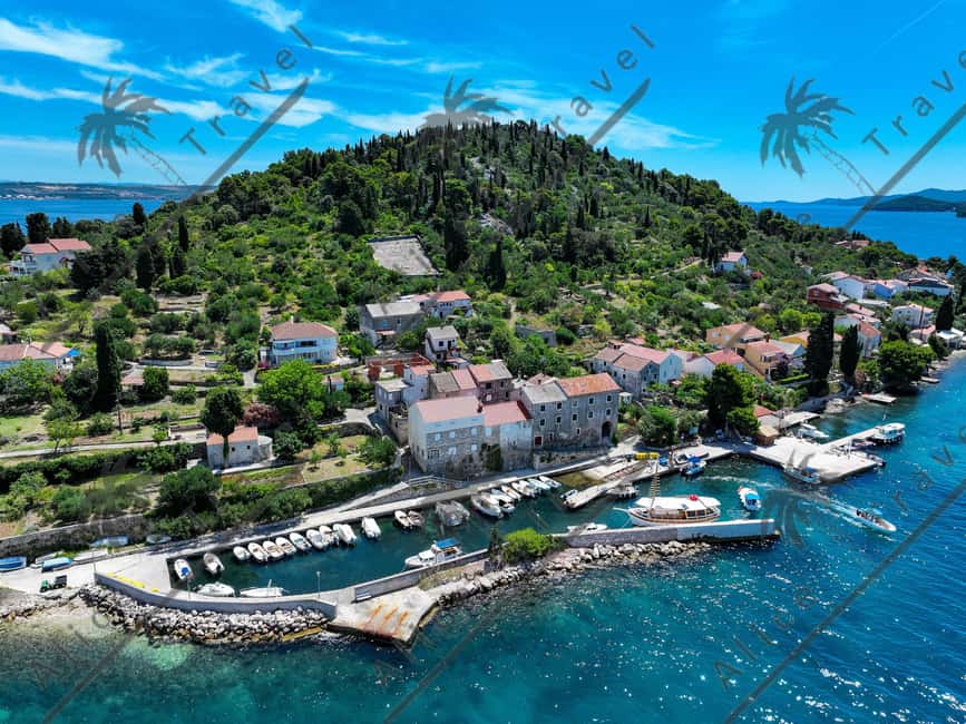 Zadar: 3 Island Speedboat Tour with Wine and Snorkeling - Osljak: a small island with a curious past