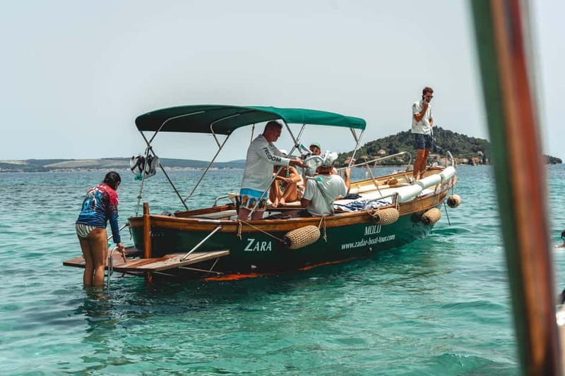 Zadar: 3 Islands Snorkeling Cruise with Prosecco - Ošljak: one hour of water and island time