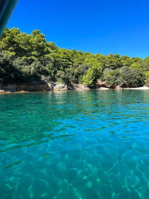 Zadar: 3 Islands SpeedBoat Tour with Snorkeling and Drinks - Stop three: Preko, coffee, food, and free time