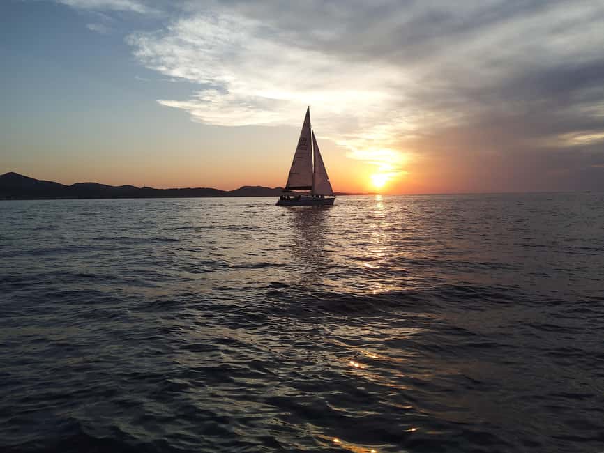 Zadar: Boat Tour with Snorkeling Gear and Drinks - Drinks, music, and the local touch