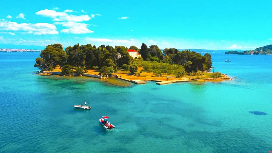Zadar:Speedboat Tour Thrill Ride with Snorkeling on 3 island - Preko brings village life and café time